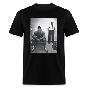SnkrVet 'Punch Out' Unisex Classic T-Shirt - black