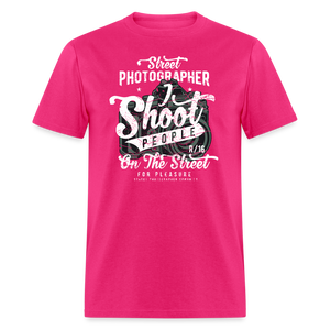 SnkrVet 'I Shoot People' Unisex T-Shirt - fuchsia